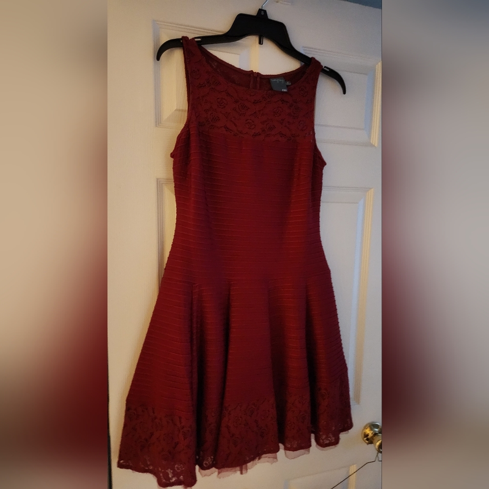 Elegant Burgundy Lace Dress